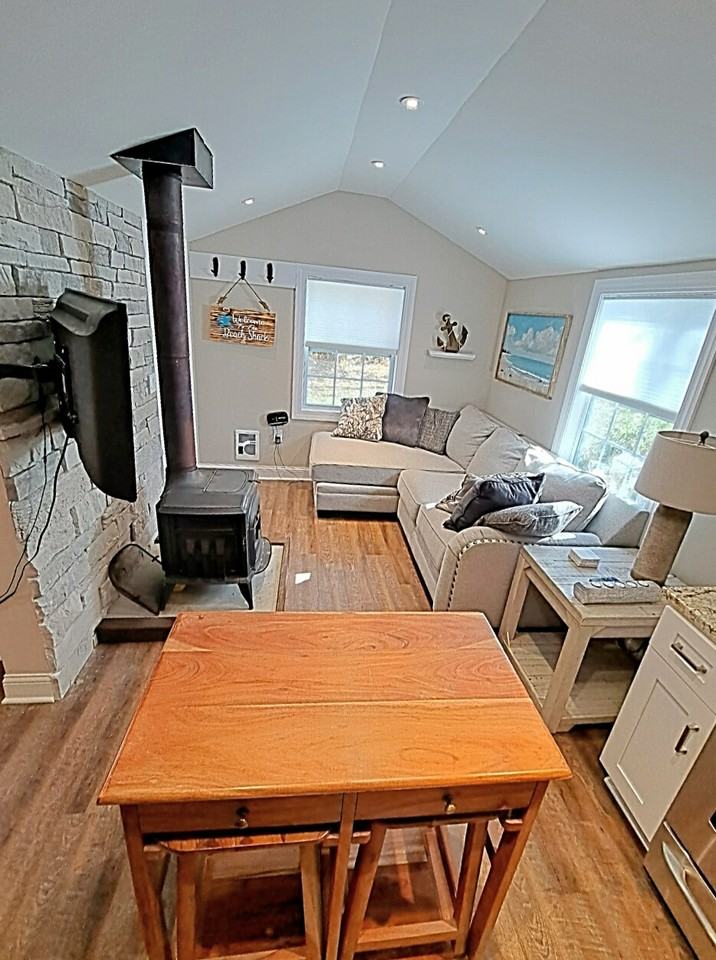 14949 Hook Hollow Road - Photo 3 of 9