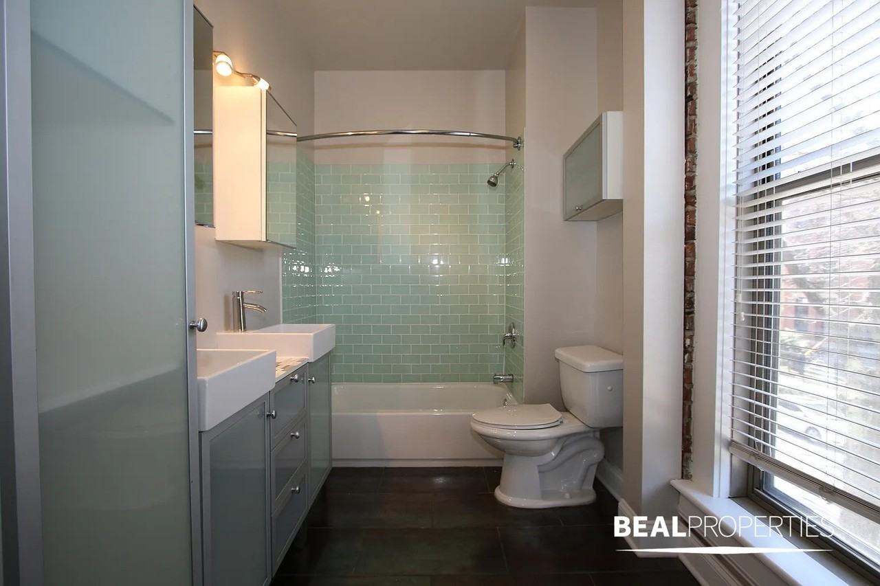 2208 N Clark St #2214-306 - Photo 7 of 8