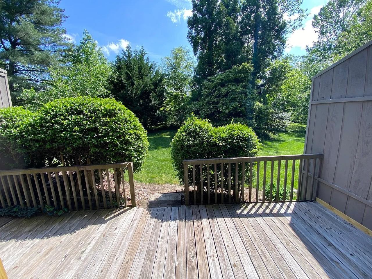 128 Inglewood Way #128 - Photo 2 of 14