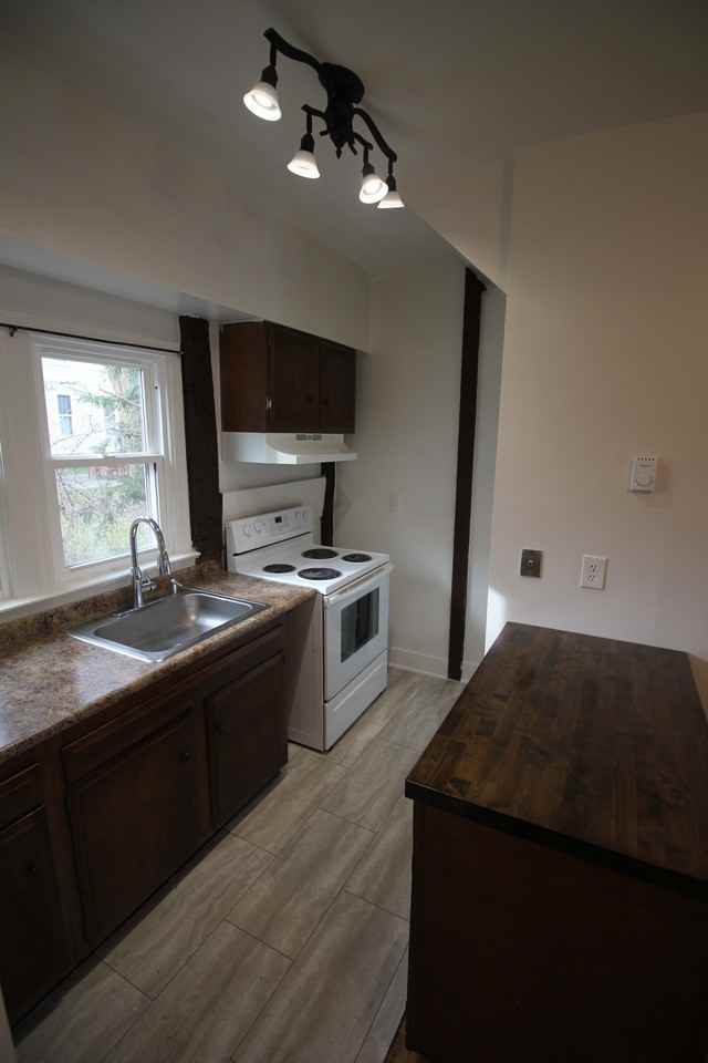 27B Oakland Ave #1 - Photo 2 of 9