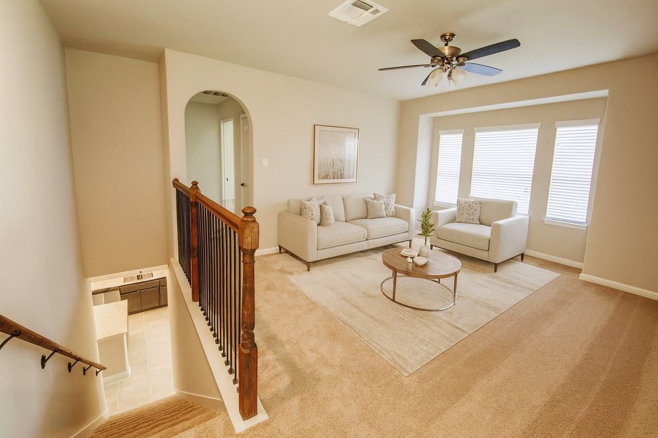 10918 Hillside Dr #NA - Photo 2 of 7