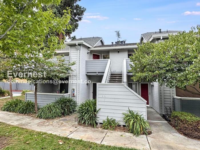 556 Shadowgraph Dr - Photo 2 of 44