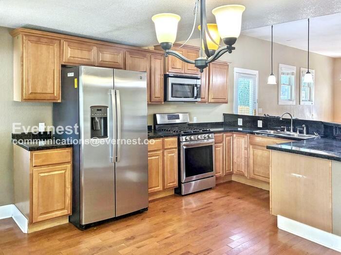 414 Cherry St - Photo 2 of 31