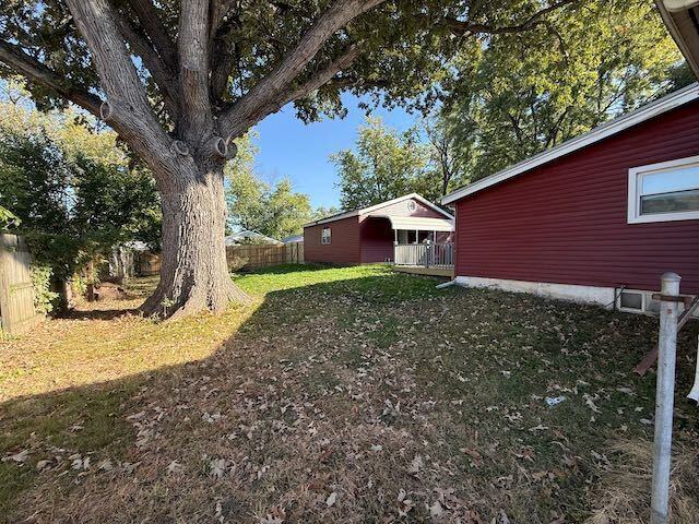 715 E Sciota Ave - Photo 3 of 15