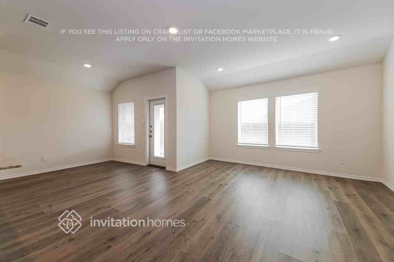 4009 Malachite Dr - Photo 2 of 16