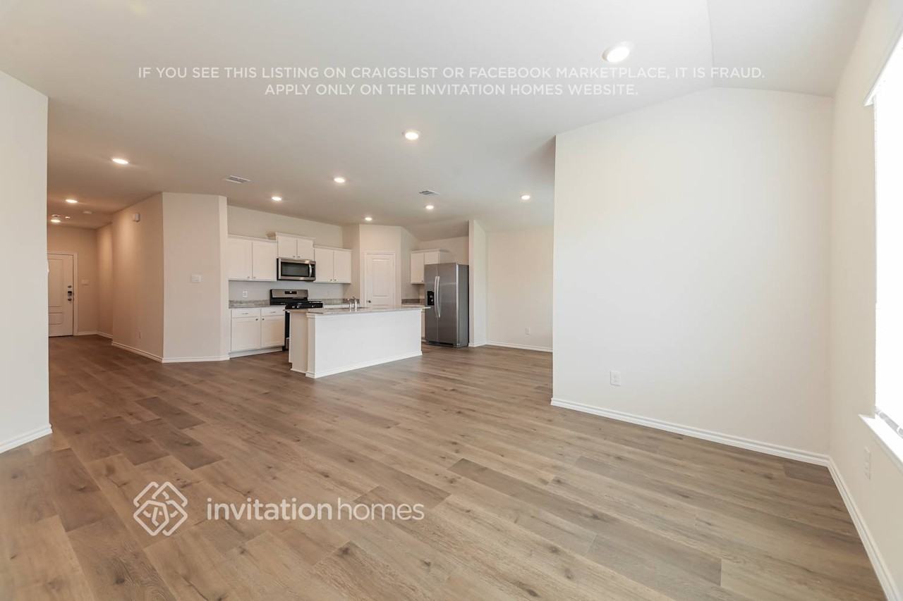 4009 Malachite Dr - Photo 3 of 16