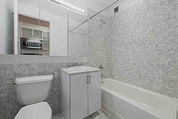 Wall St #7H - Photo 5 of 13