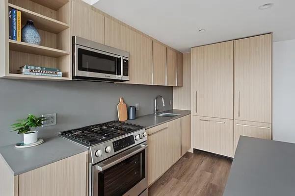 W 33rd St #25E - Photo 2 of 18