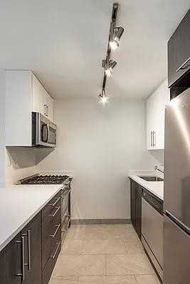 W 34th St #5K - Photo 2 of 12