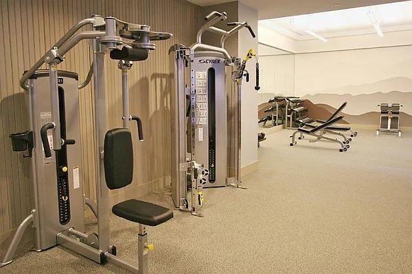 W 38th St #639 - Photo 4 of 11