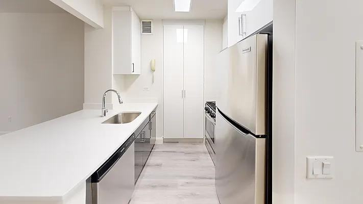 Hanover Sq #12U - Photo 3 of 3