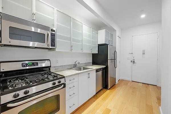 Wall St #9Q - Photo 3 of 7