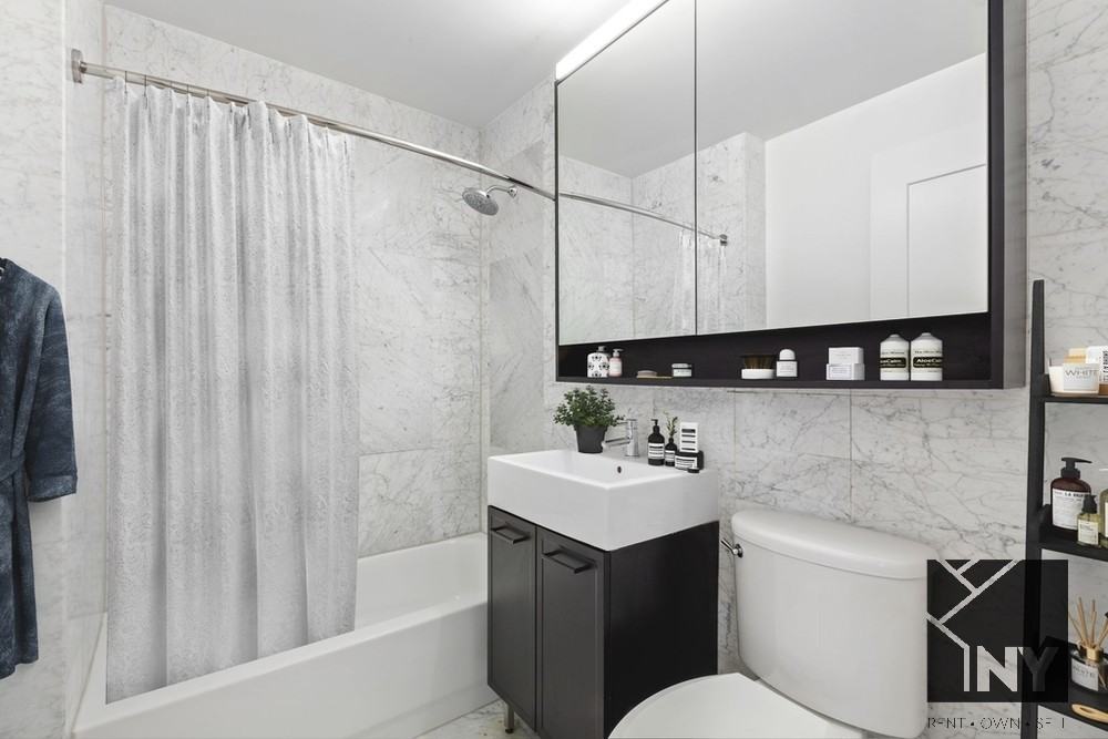 Wall St #3501 - Photo 4 of 4