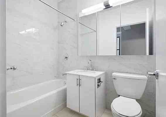 West St #12A - Photo 4 of 9