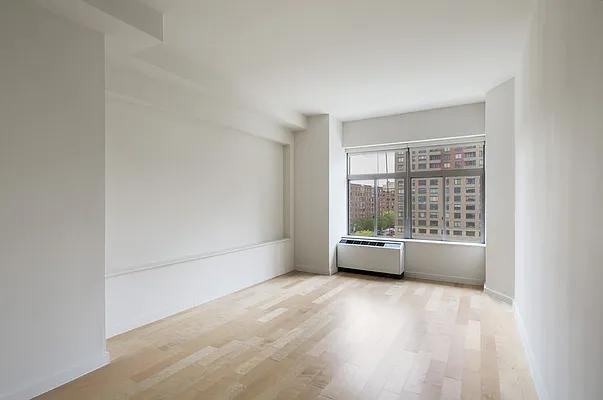 Washington St #8A - Photo 3 of 7