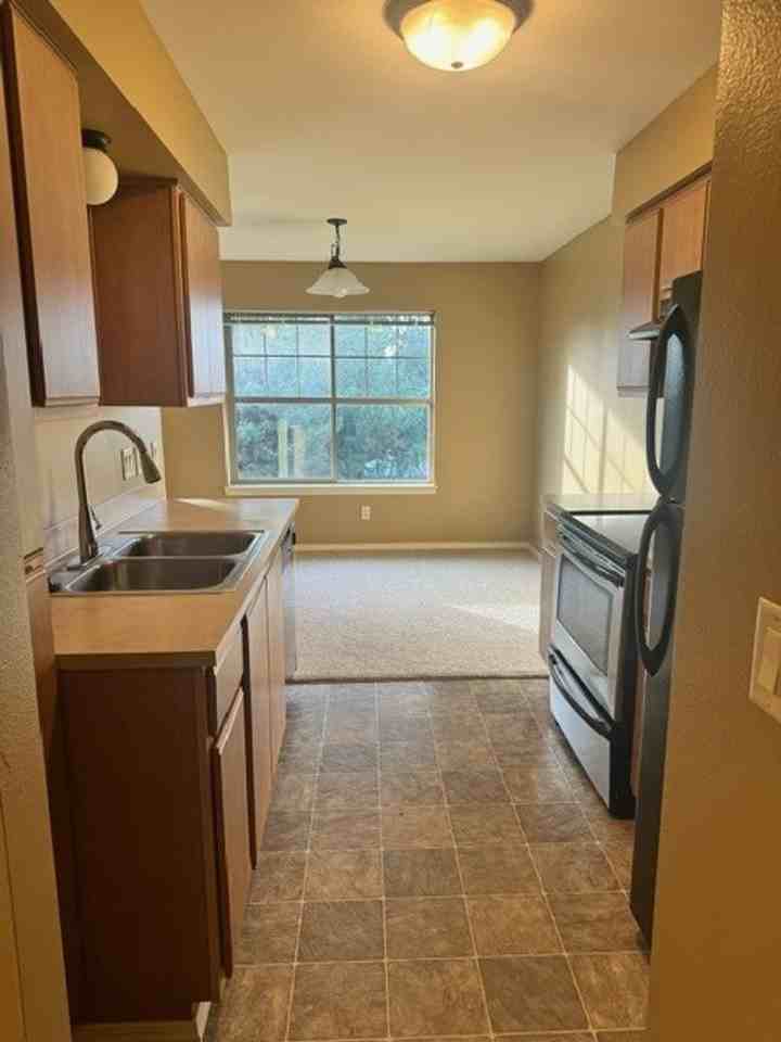 195-Santiam Village Apartments - Photo 2 of 50