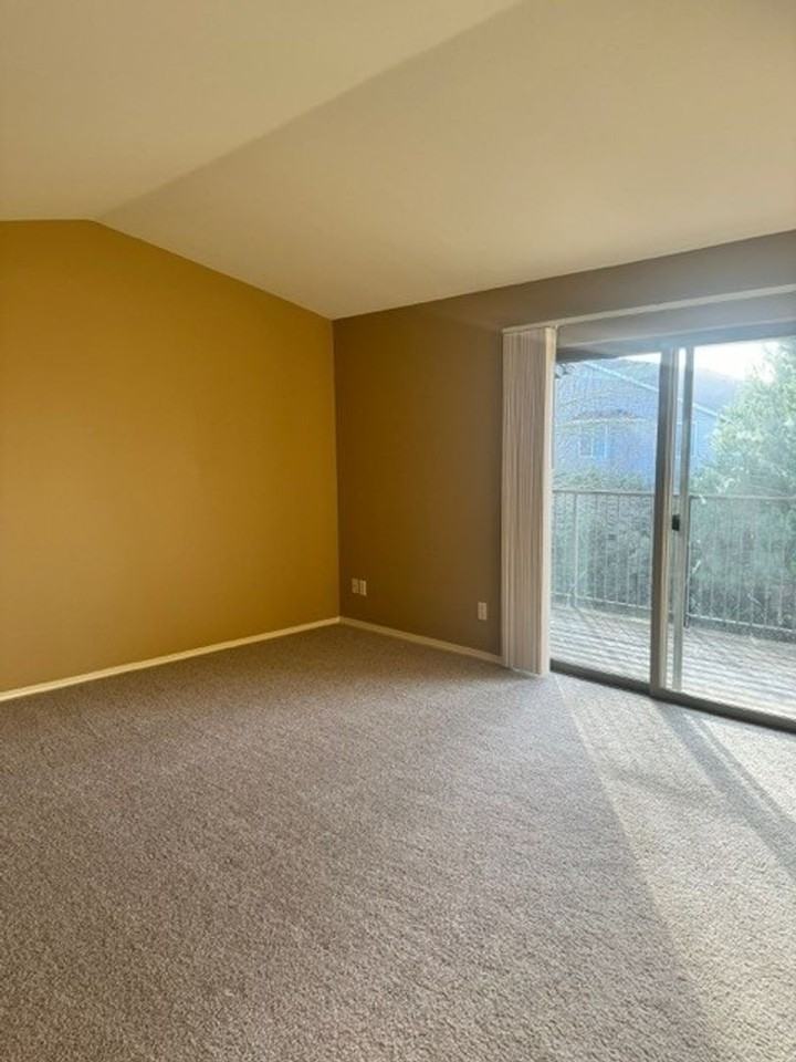 195-Santiam Village Apartments - Photo 7 of 50