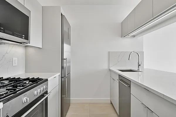 Exchange Pl #3504 - Photo 2 of 20