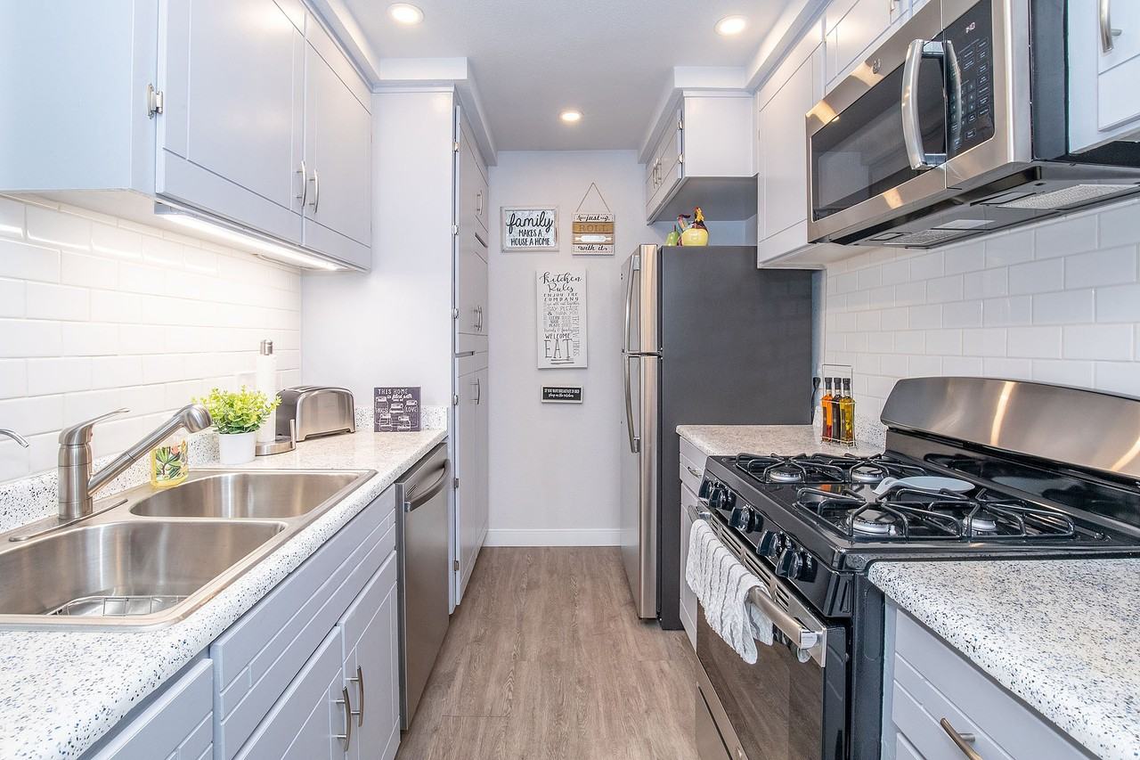 Agave Ridge Apartments - Photo 3 of 30