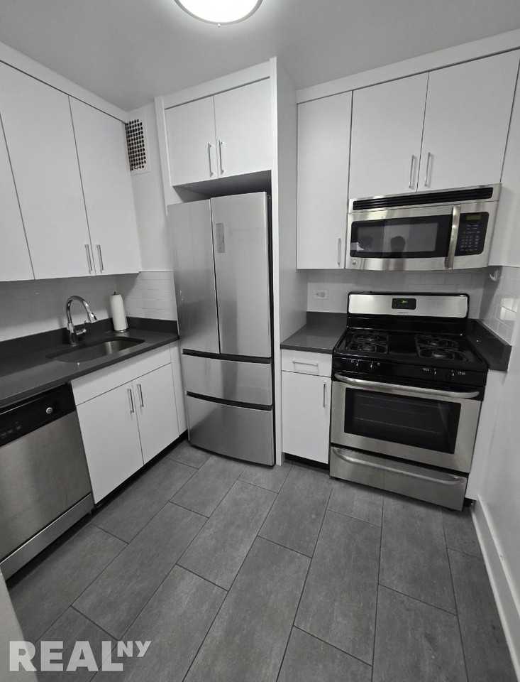 5th Ave #8A - Photo 5 of 6