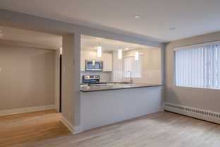 3421 Rue Drummond - Photo 1 of 1