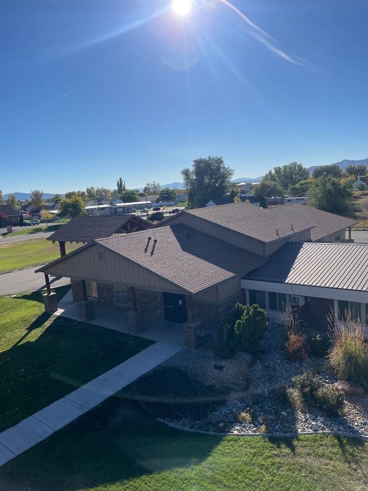 Bear River Manor - Photo 2 of 32