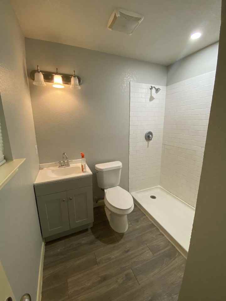 863 Steves Ave - Photo 2 of 8