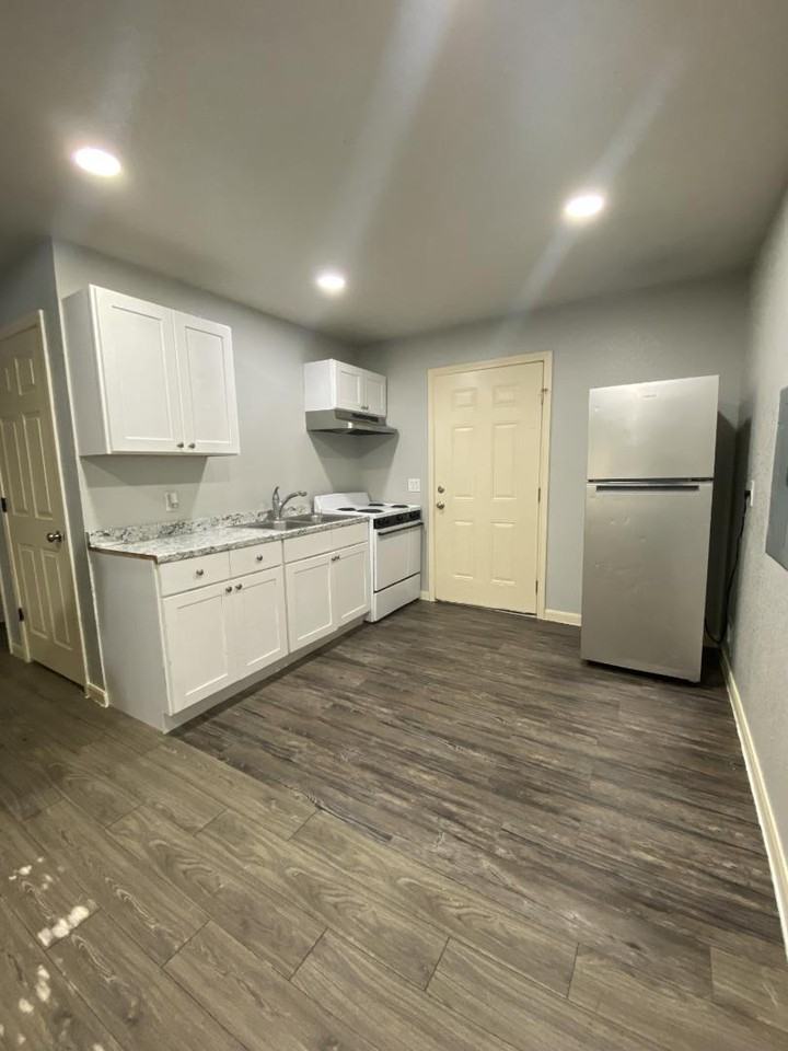 863 Steves Ave - Photo 6 of 8