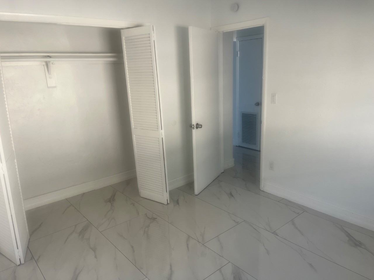 2371 NW 61 ST - Photo 4 of 5