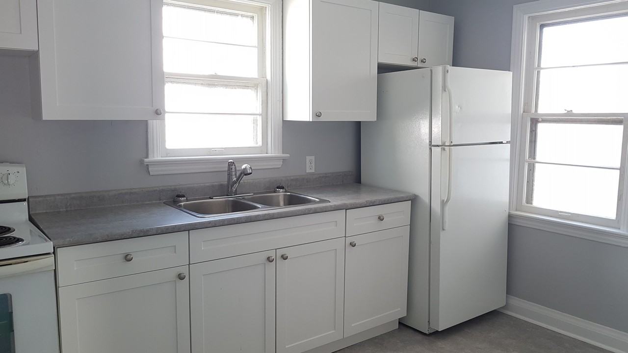 610 Temple St - Photo 2 of 10