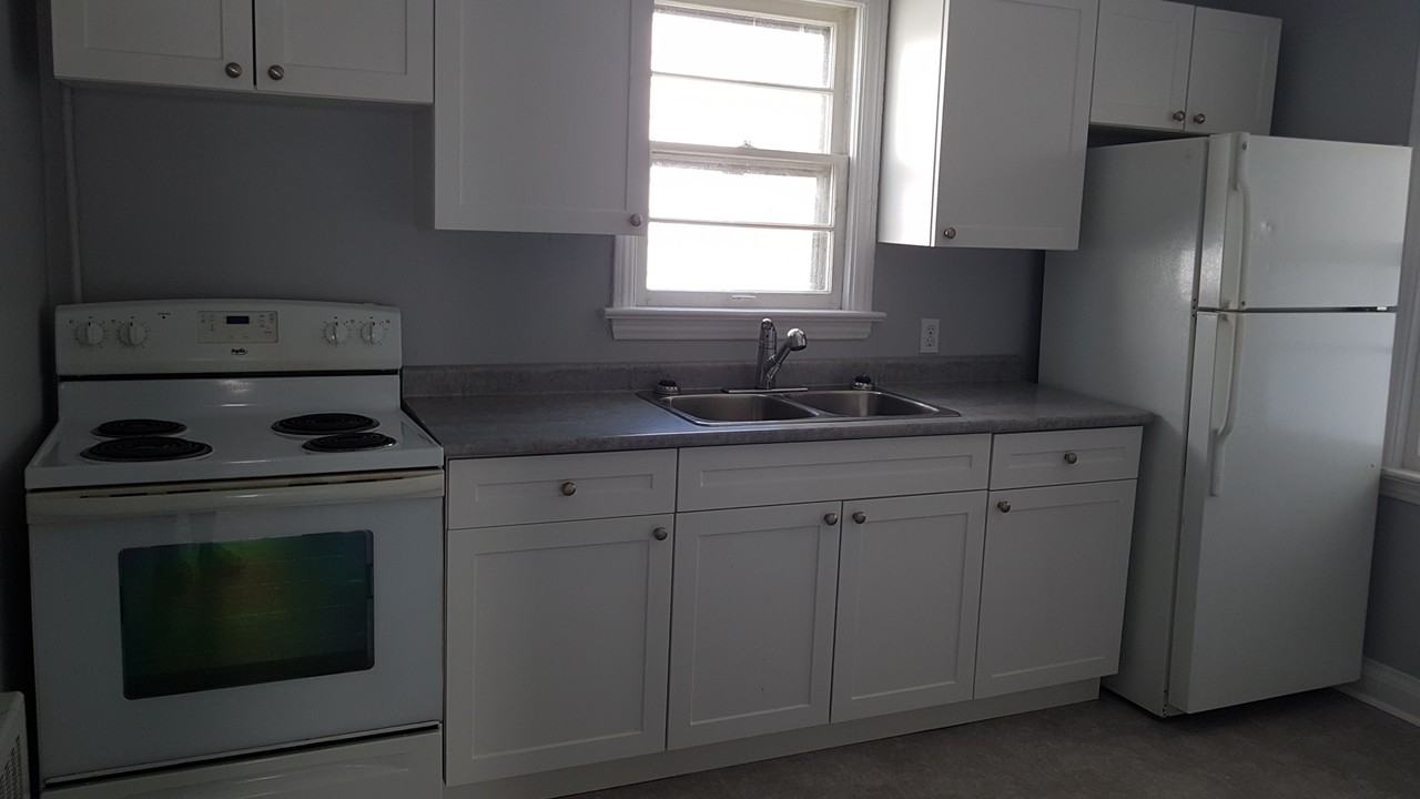 610 Temple St - Photo 3 of 10