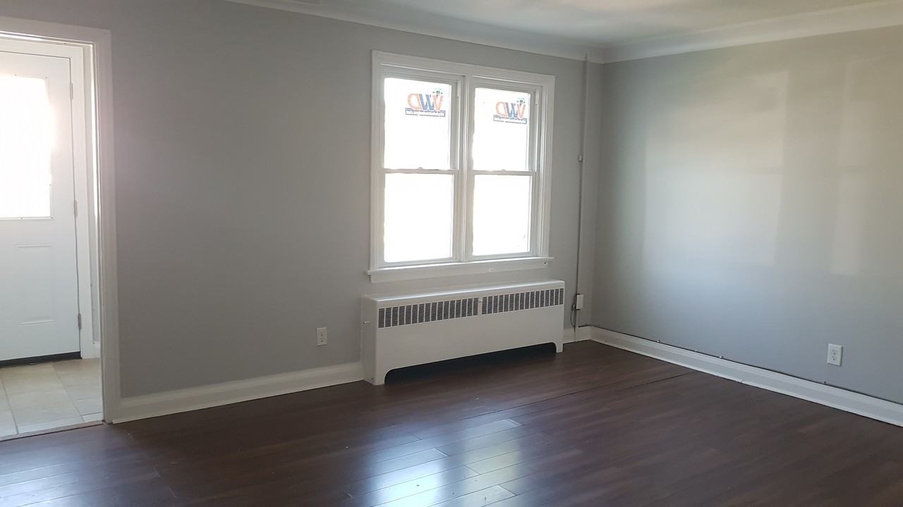 610 Temple St - Photo 4 of 10