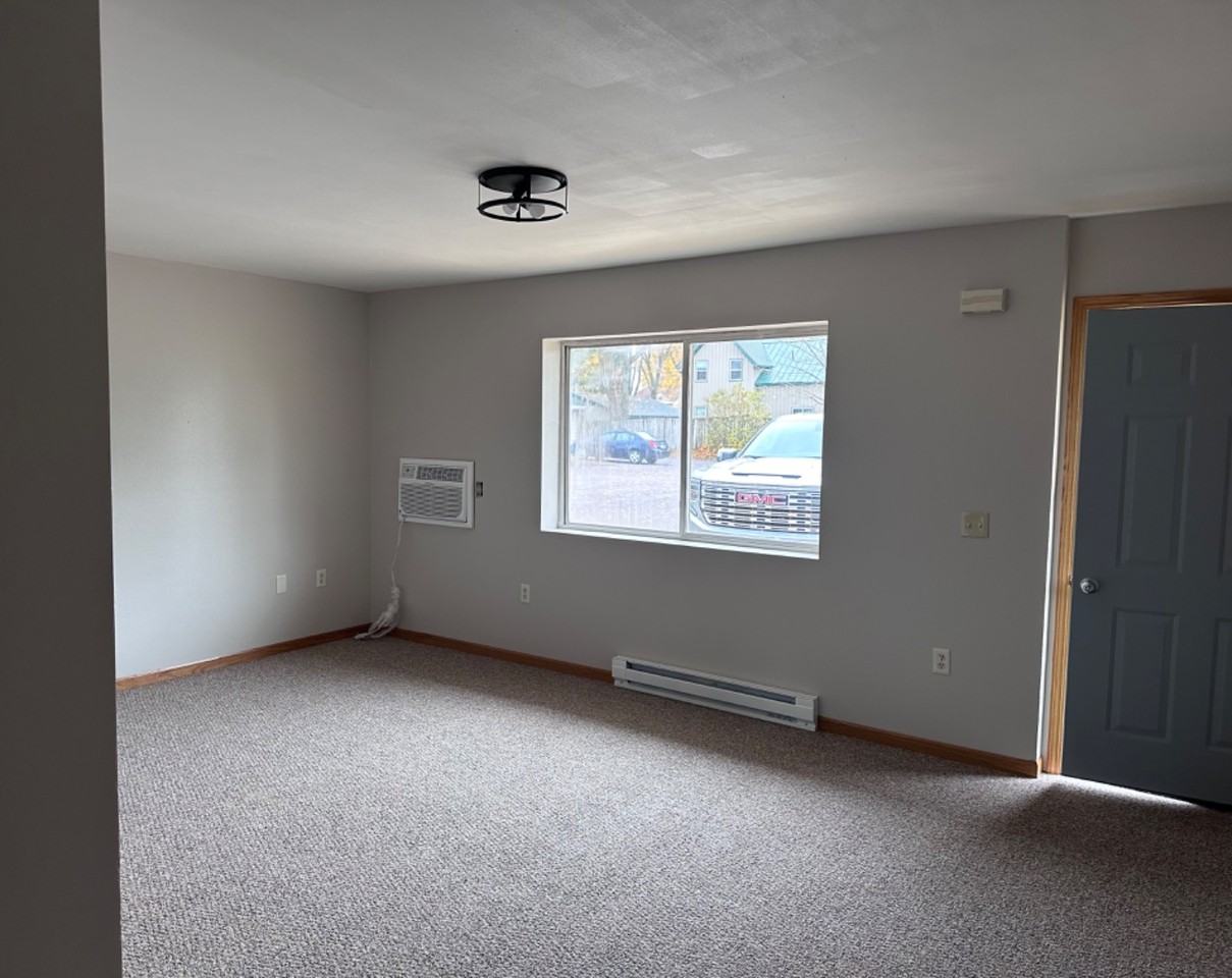 262 S Preston - Photo 2 of 2