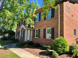 featured image of 516 W Innes St