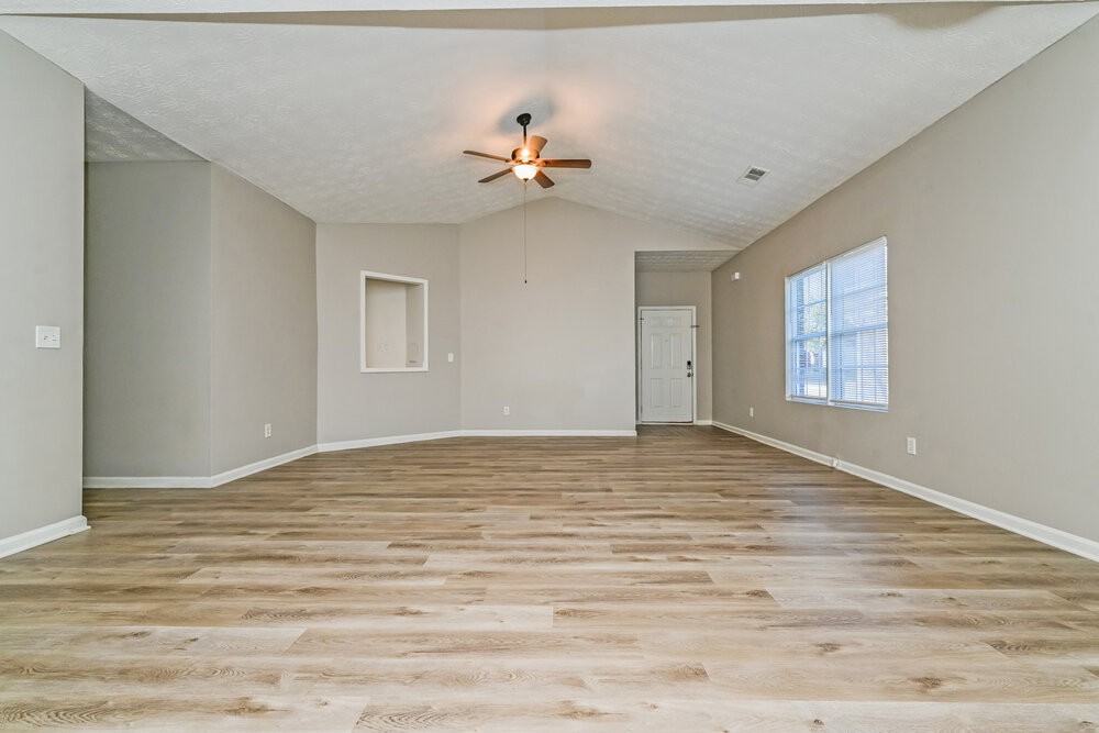 424 Bell Flower Trail - Photo 3 of 16