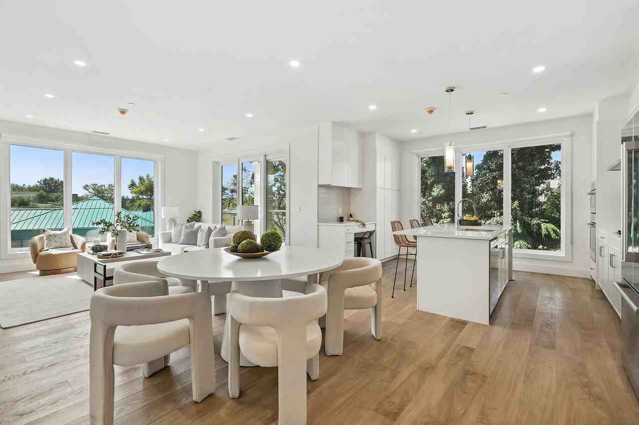 Harrison Grand - Photo 7 of 25