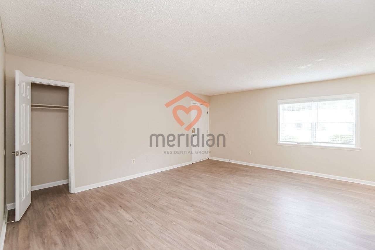 108 Pinewood St - Photo 7 of 21