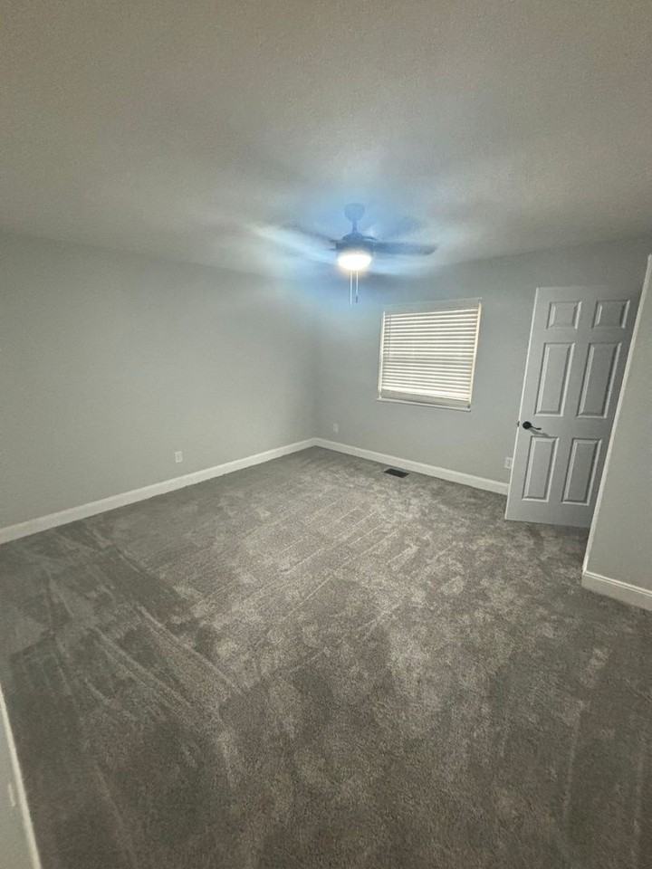 3208 Summerhill Lane - Photo 3 of 10