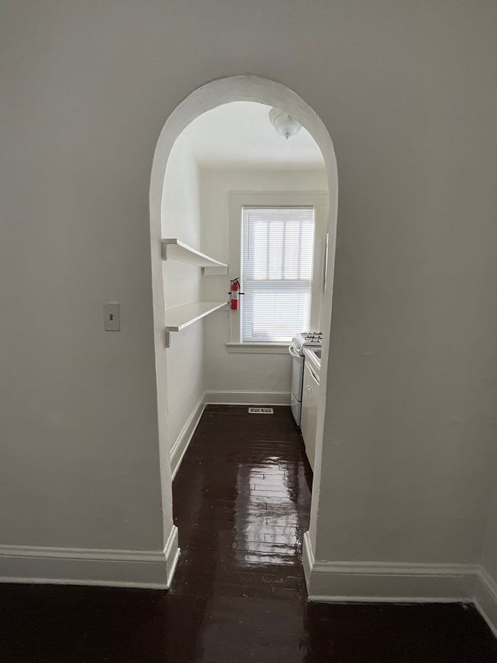 Greenwood Ave - Photo 6 of 22