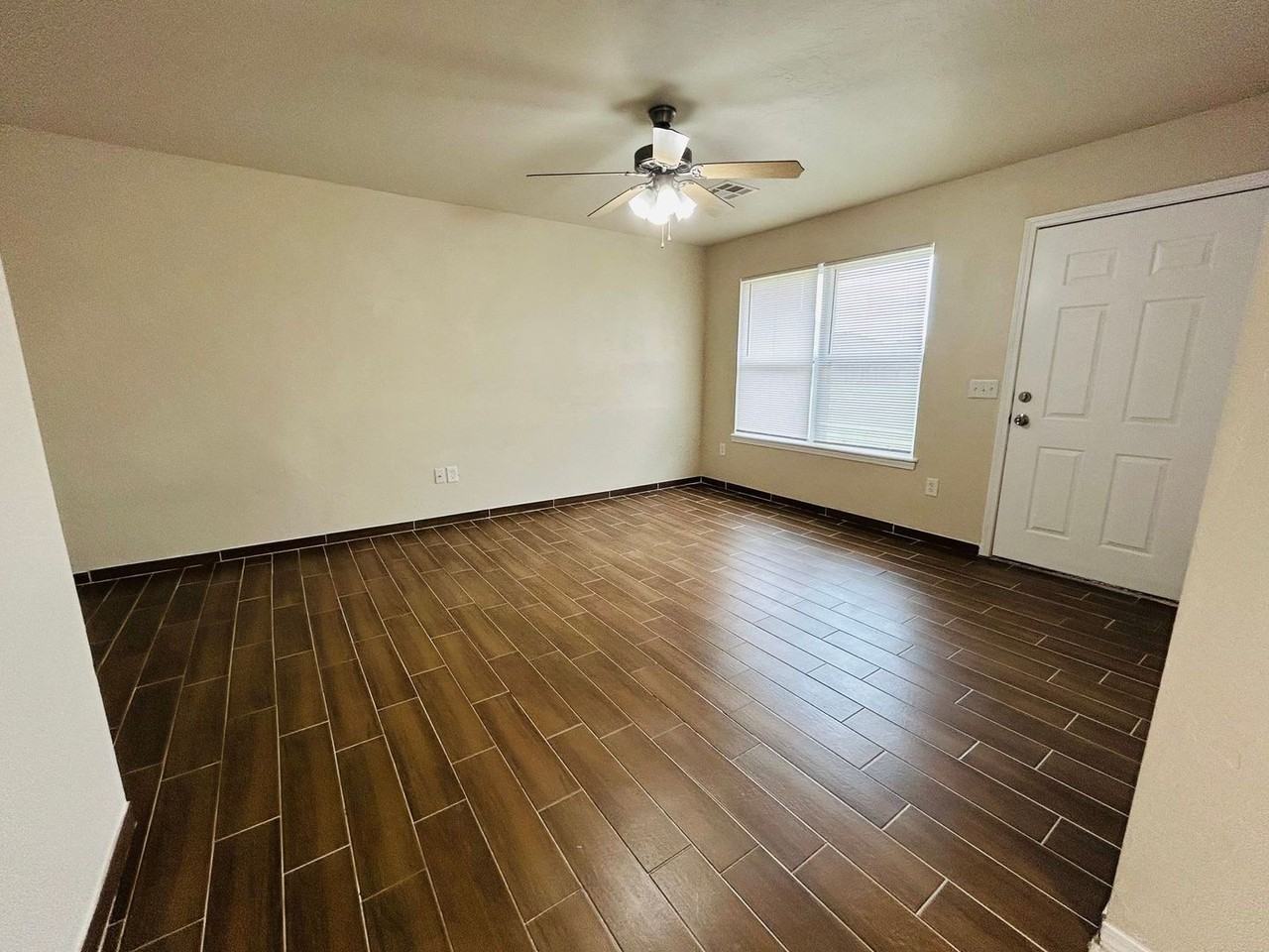 9606 Sw 17th St - Photo 4 of 35