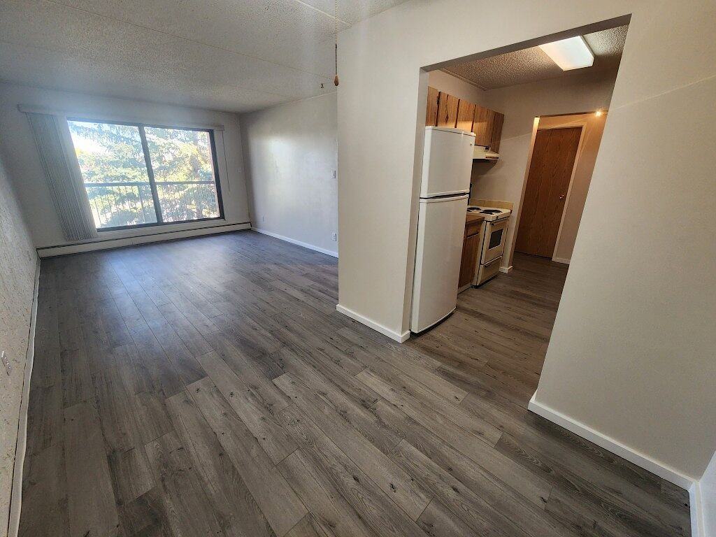 7 Parklane Dr - Photo 2 of 23