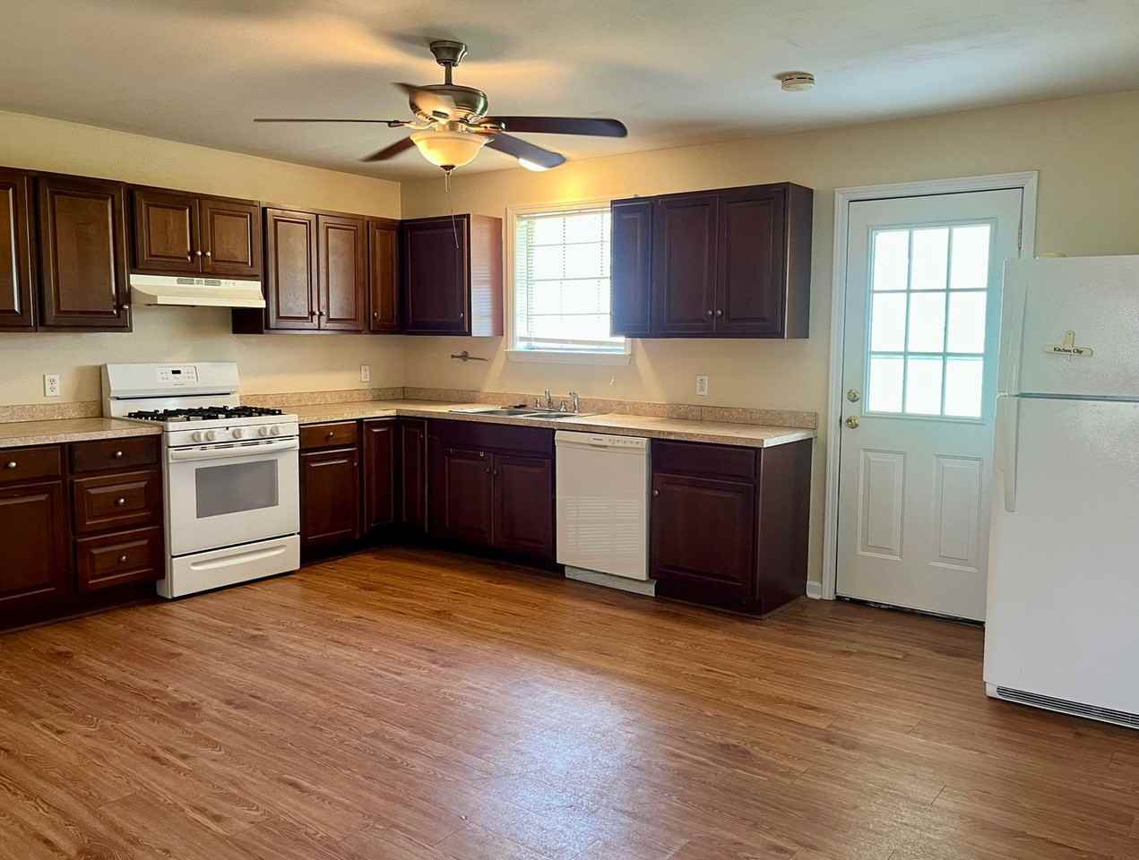 14253 Highway 431 - Photo 6 of 17