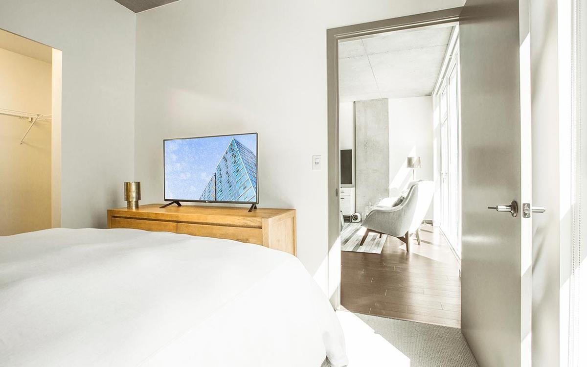 1161 Nw Overton St - Photo 4 of 50