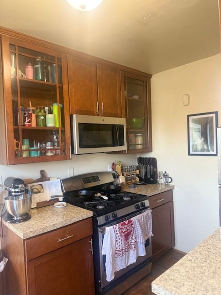 Madison Court - Photo 2 of 26