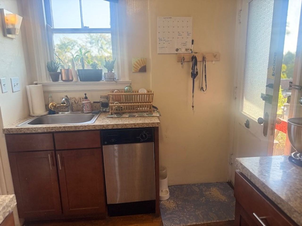 Madison Court - Photo 3 of 26