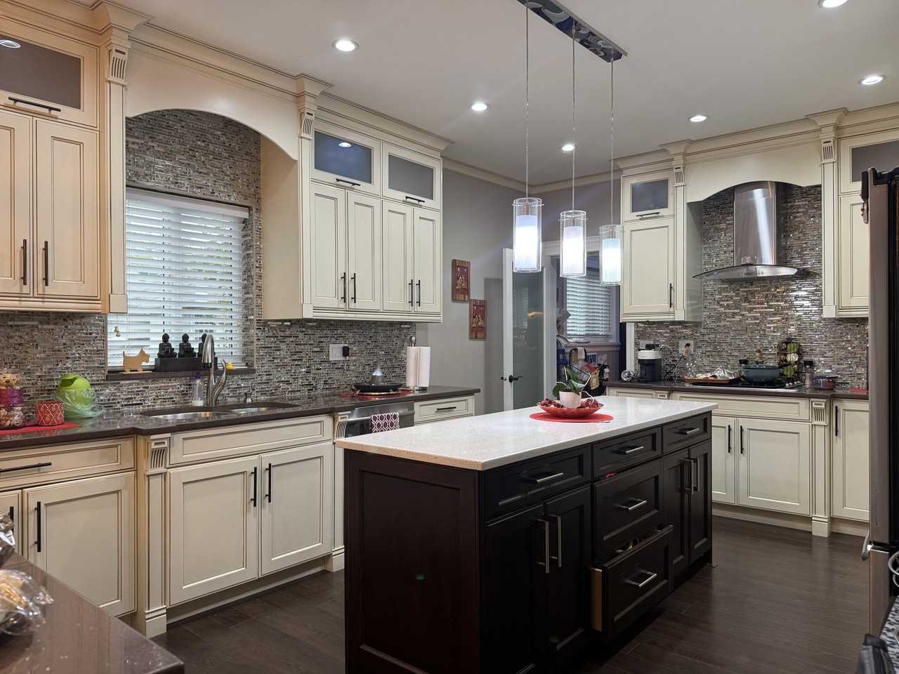 12187 75 Avenue #1 - Photo 4 of 14