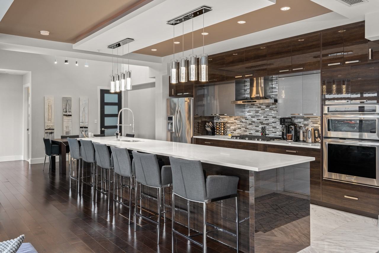 804 804, 5151 Windermere Boulevard SW #1 - Photo 2 of 10