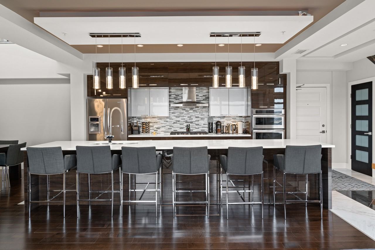 804 804, 5151 Windermere Boulevard SW #1 - Photo 3 of 10