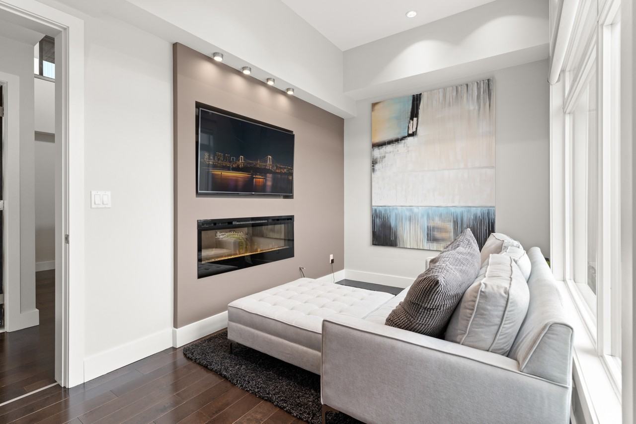 804 804, 5151 Windermere Boulevard SW #1 - Photo 5 of 10