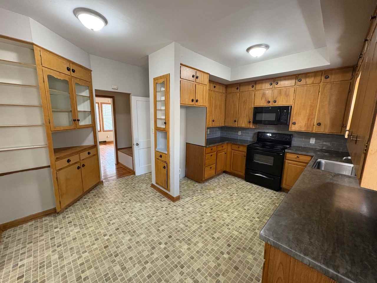 1417 Olive St - Photo 3 of 15